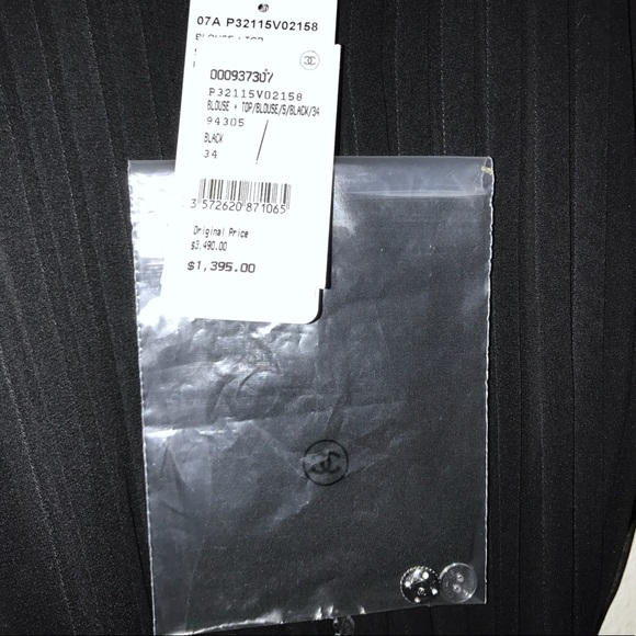 ✨SOLD✨ NEW CHANEL silk blouse - Picture 7 of 8